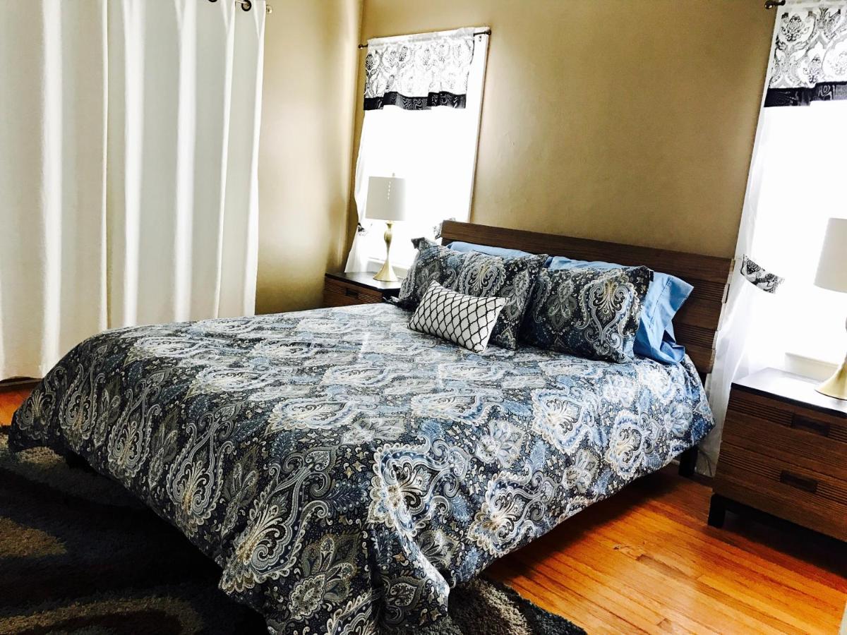 | Mango Inn Bed and Breakfast