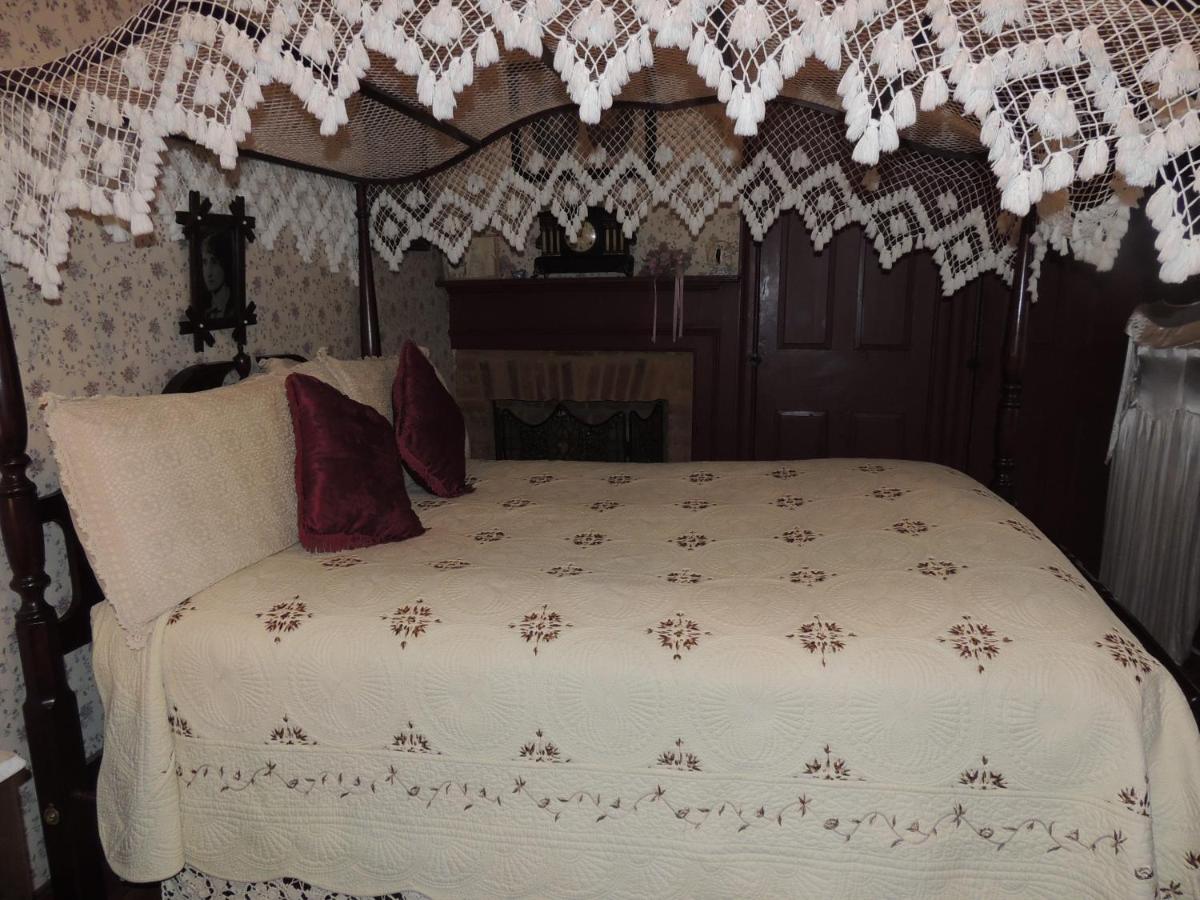| Farnsworth House Inn
