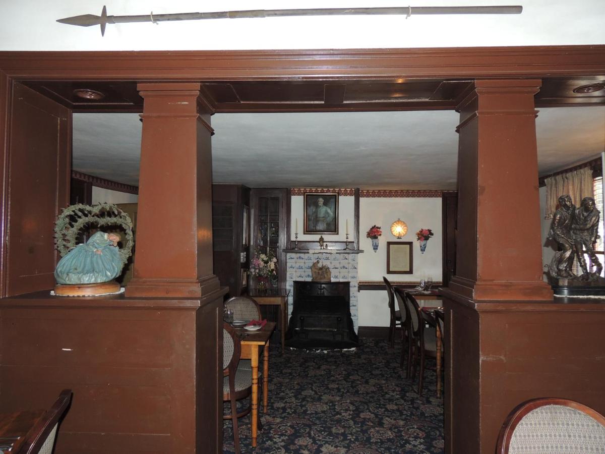 | Farnsworth House Inn