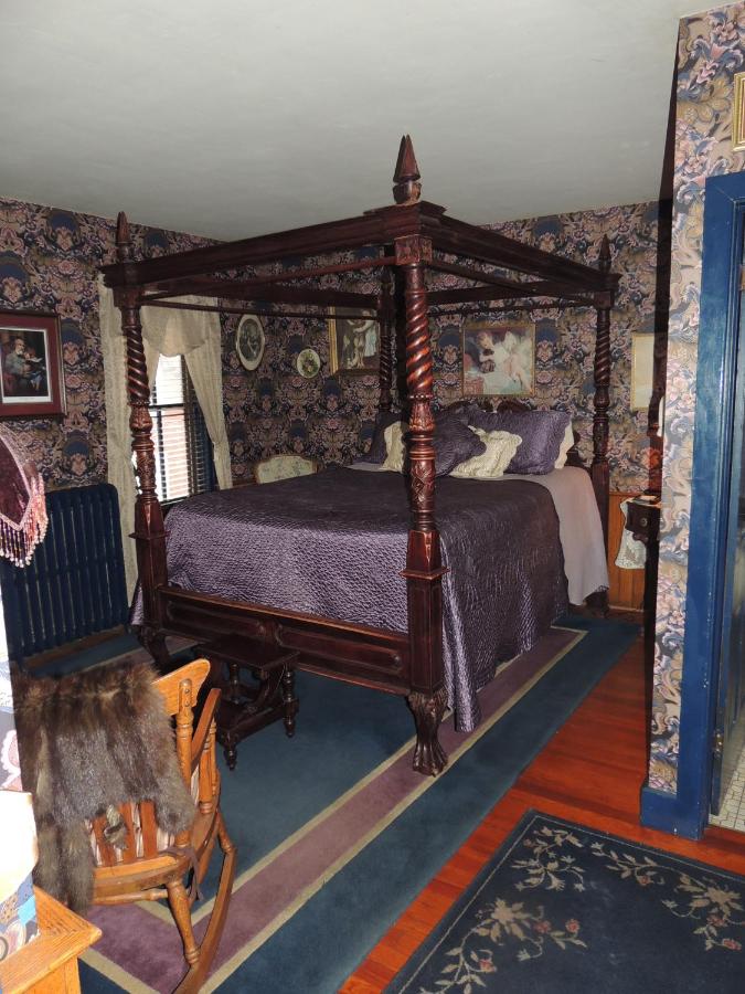 | Farnsworth House Inn
