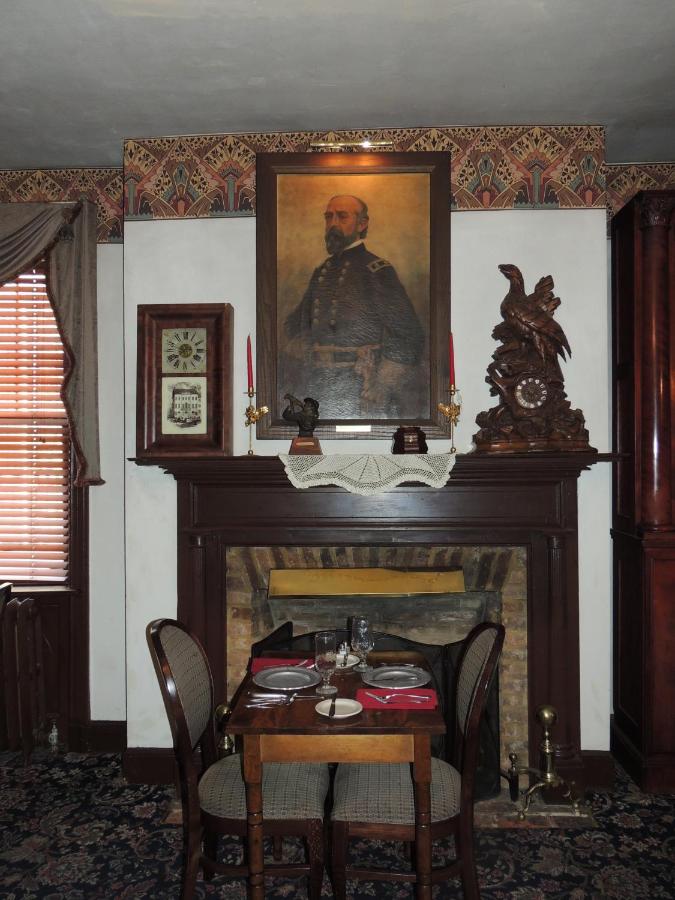 | Farnsworth House Inn
