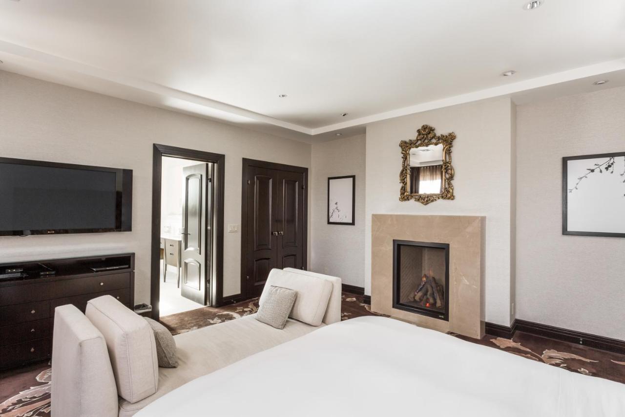Apartment with Mountain View at Montecito Inn