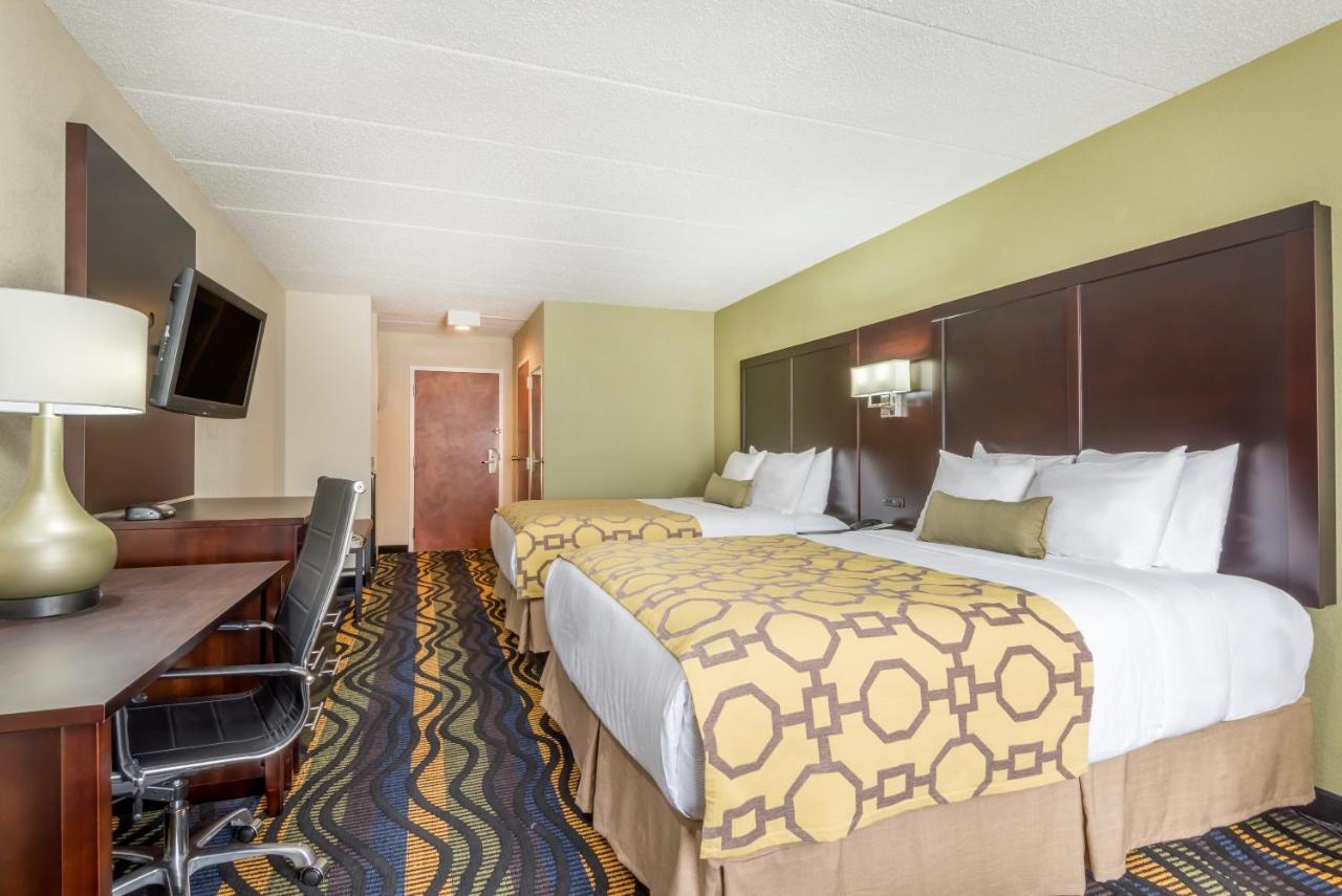 Deluxe Queen Suite at Baymont by Wyndham Georgetown