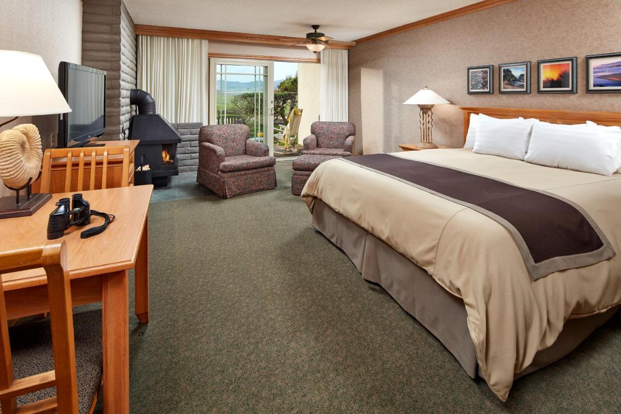 Deluxe King Room with Ocean View and Patio at Cavalier Oceanfront Resort