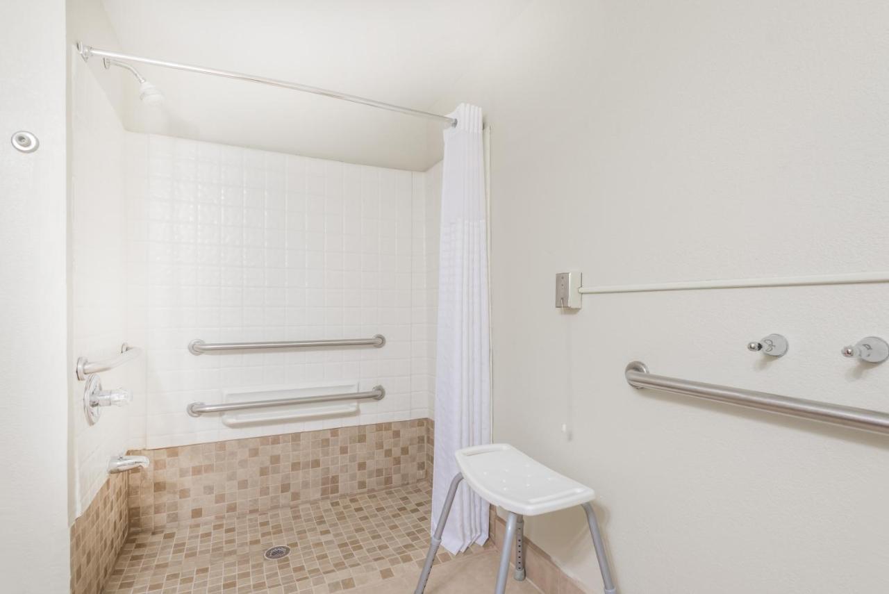King Room - Disability Access/Non-Smoking at Baymont by Wyndham Georgetown