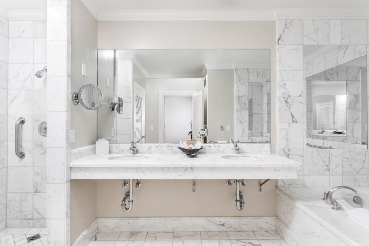 Deluxe King Suite at Montecito Inn