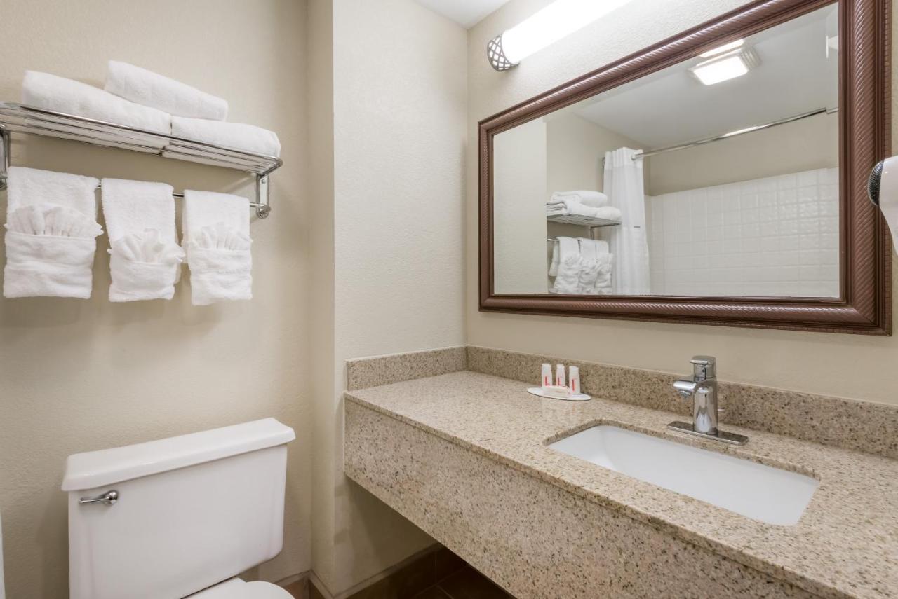 King Room - Non-Smoking at Baymont by Wyndham Georgetown