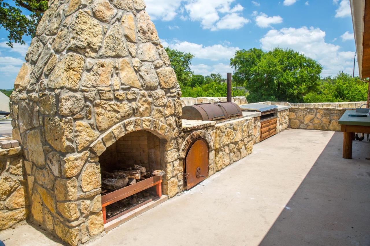 | Sun Outdoors Lake Travis