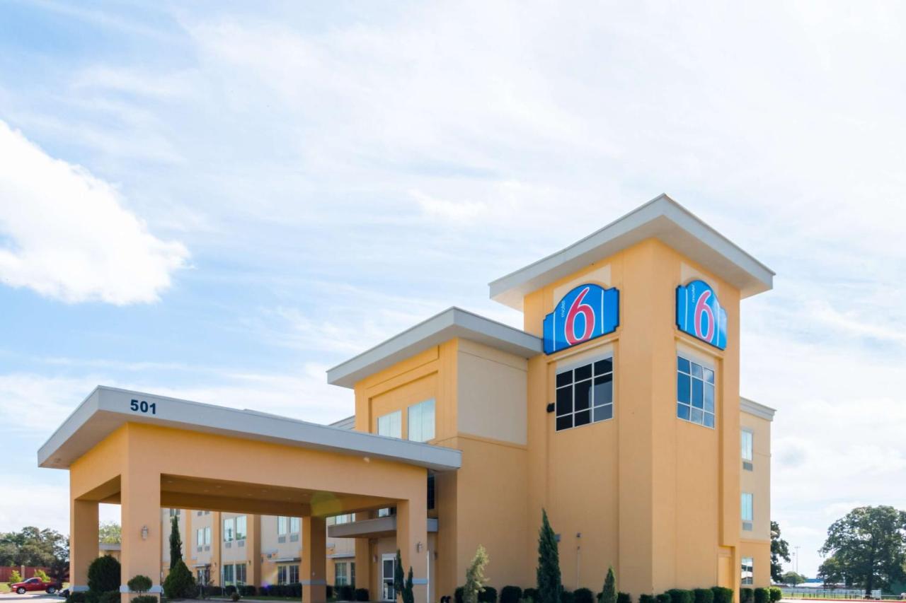 | Motel 6-Joshua, TX