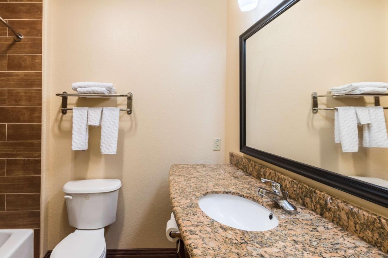 | Motel 6-Joshua, TX