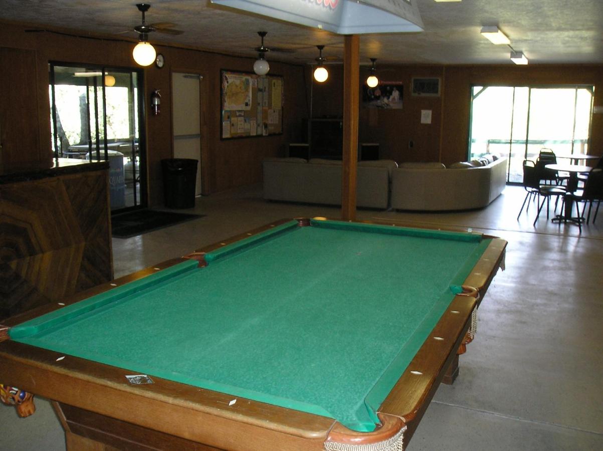 | Ponderosa Camping Resort One-Bedroom Cabin 2