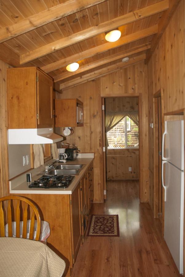 | Medina Lake Camping Resort Cabin 7