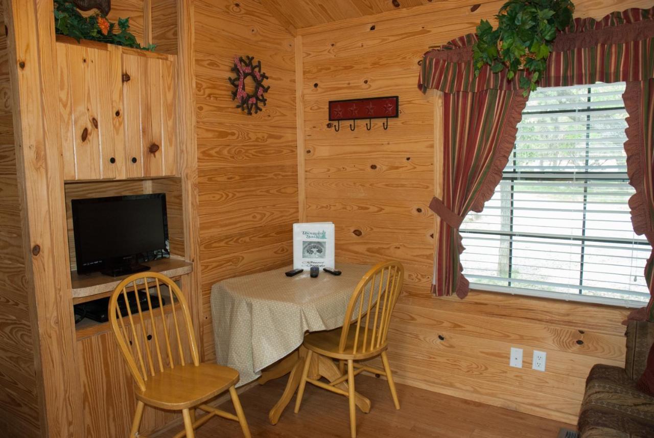 | Medina Lake Camping Resort Cabin 3