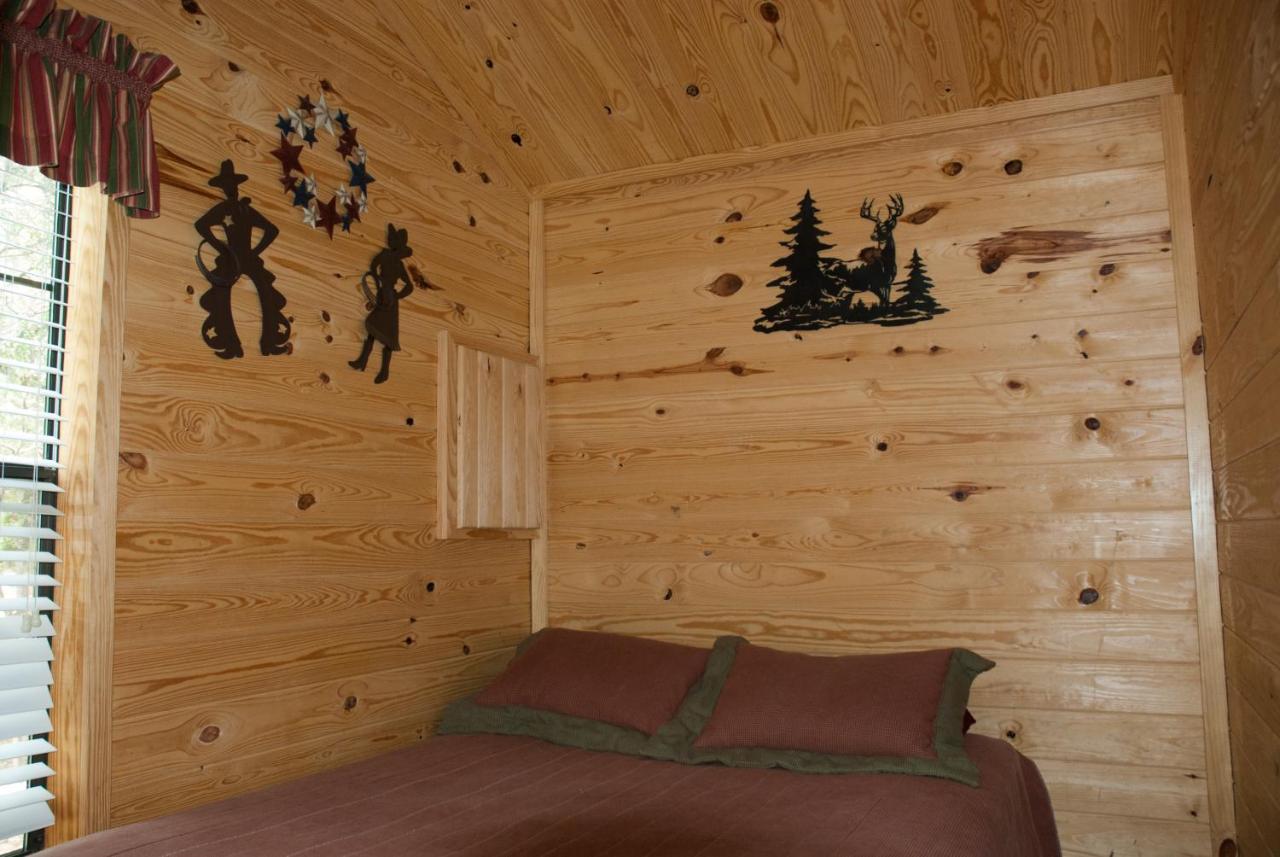 | Medina Lake Camping Resort Cabin 3