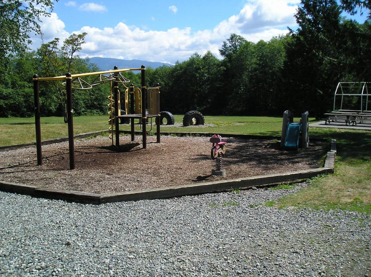 | Mount Vernon Camping Resort Studio Cabin 5