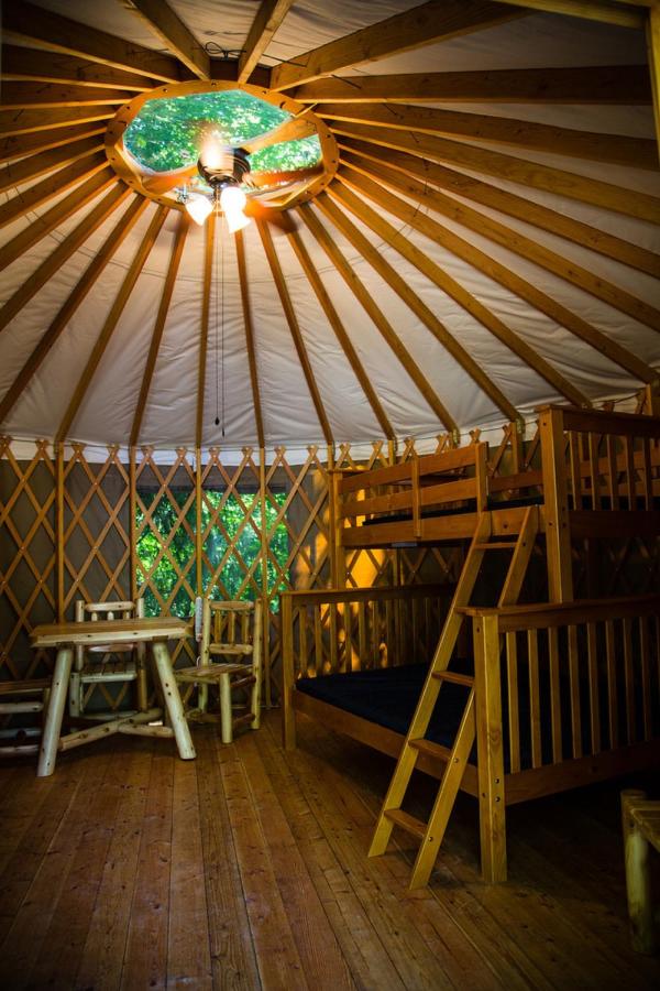 | Mount Vernon Camping Resort 16 ft. Yurt 6