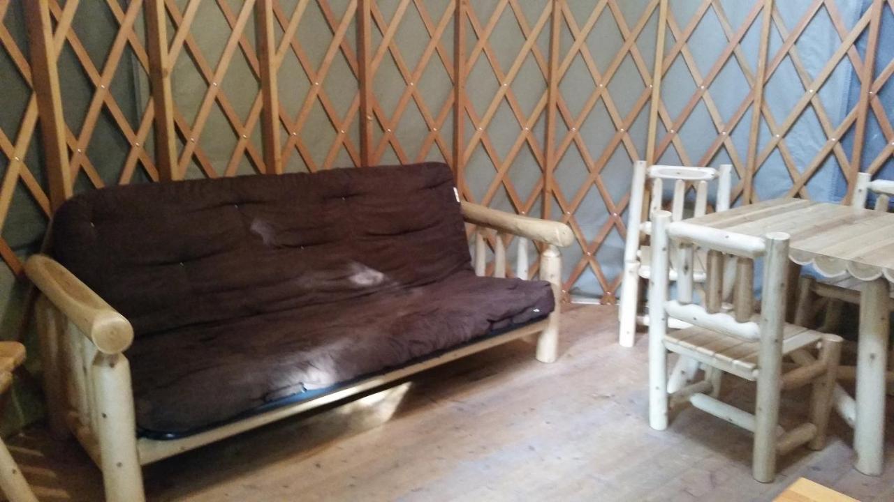 | Mount Vernon Camping Resort 16 ft. Yurt 6