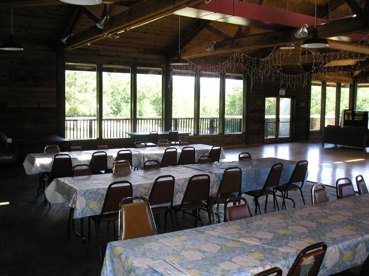 | Mount Vernon Camping Resort Studio Cabin 4