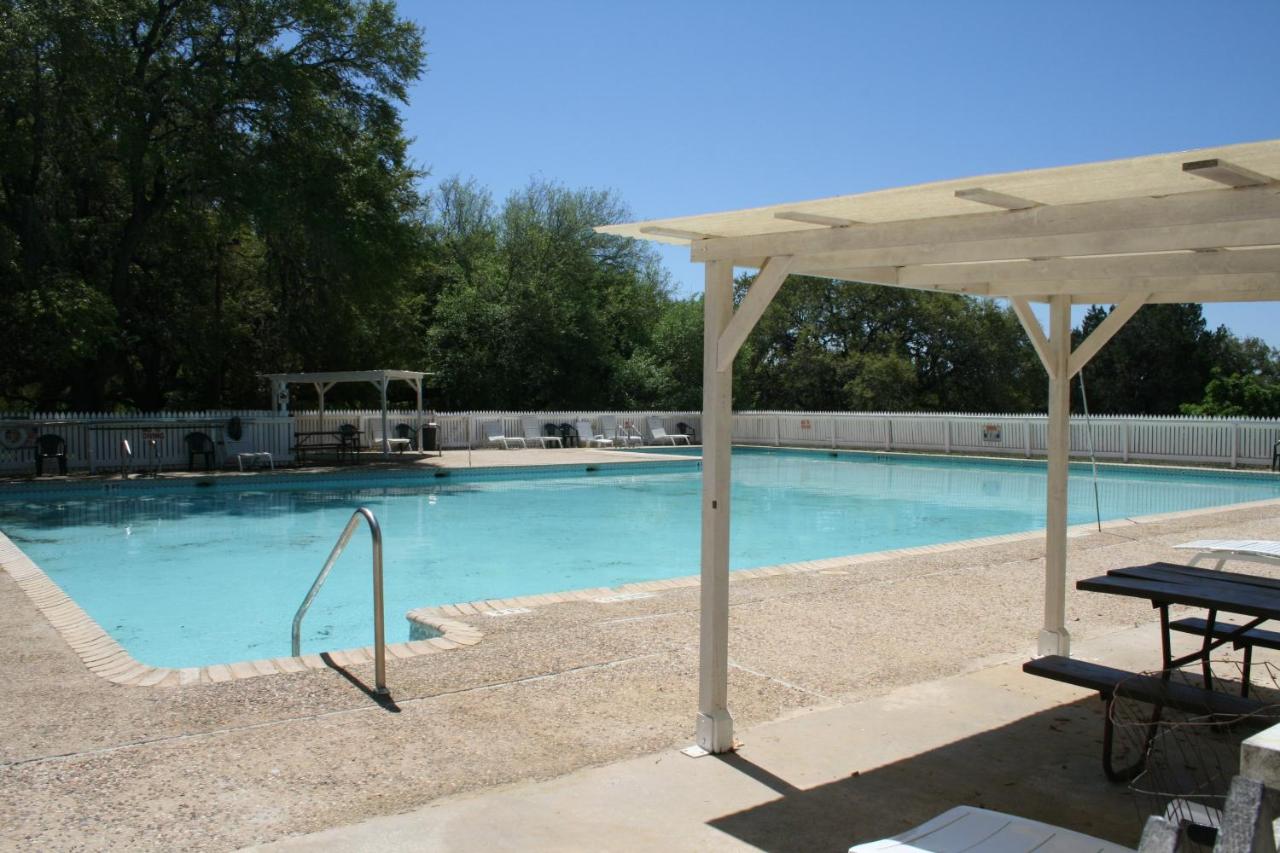 | Medina Lake Camping Resort Studio Cabin 2