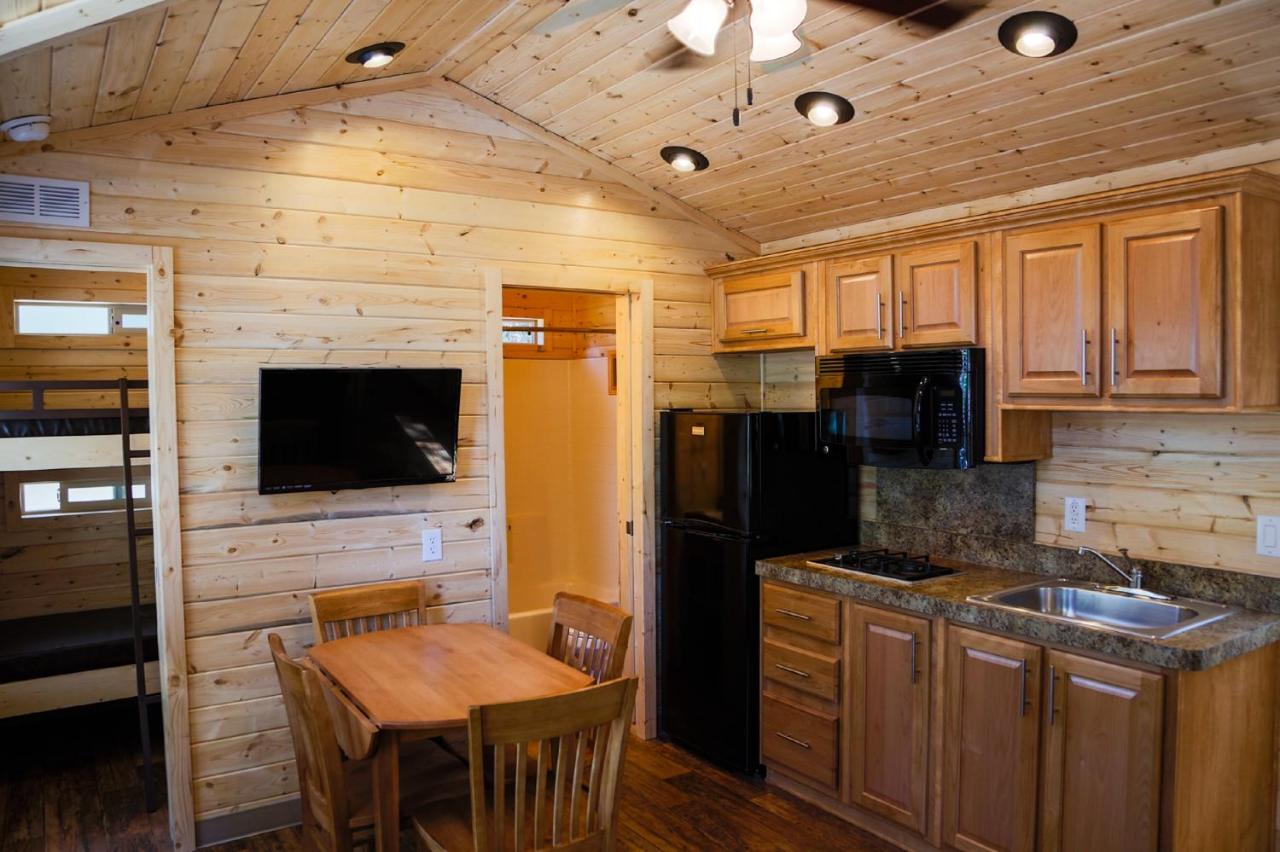 | Ponderosa Camping Resort One-Bedroom Cabin 4
