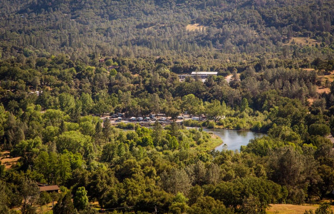 | Ponderosa Camping Resort One-Bedroom Cabin 4