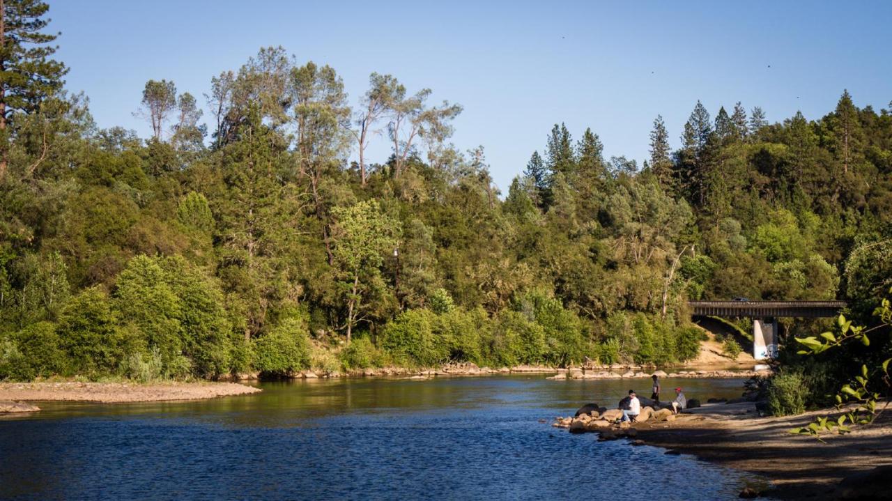 | Ponderosa Camping Resort One-Bedroom Cabin 4