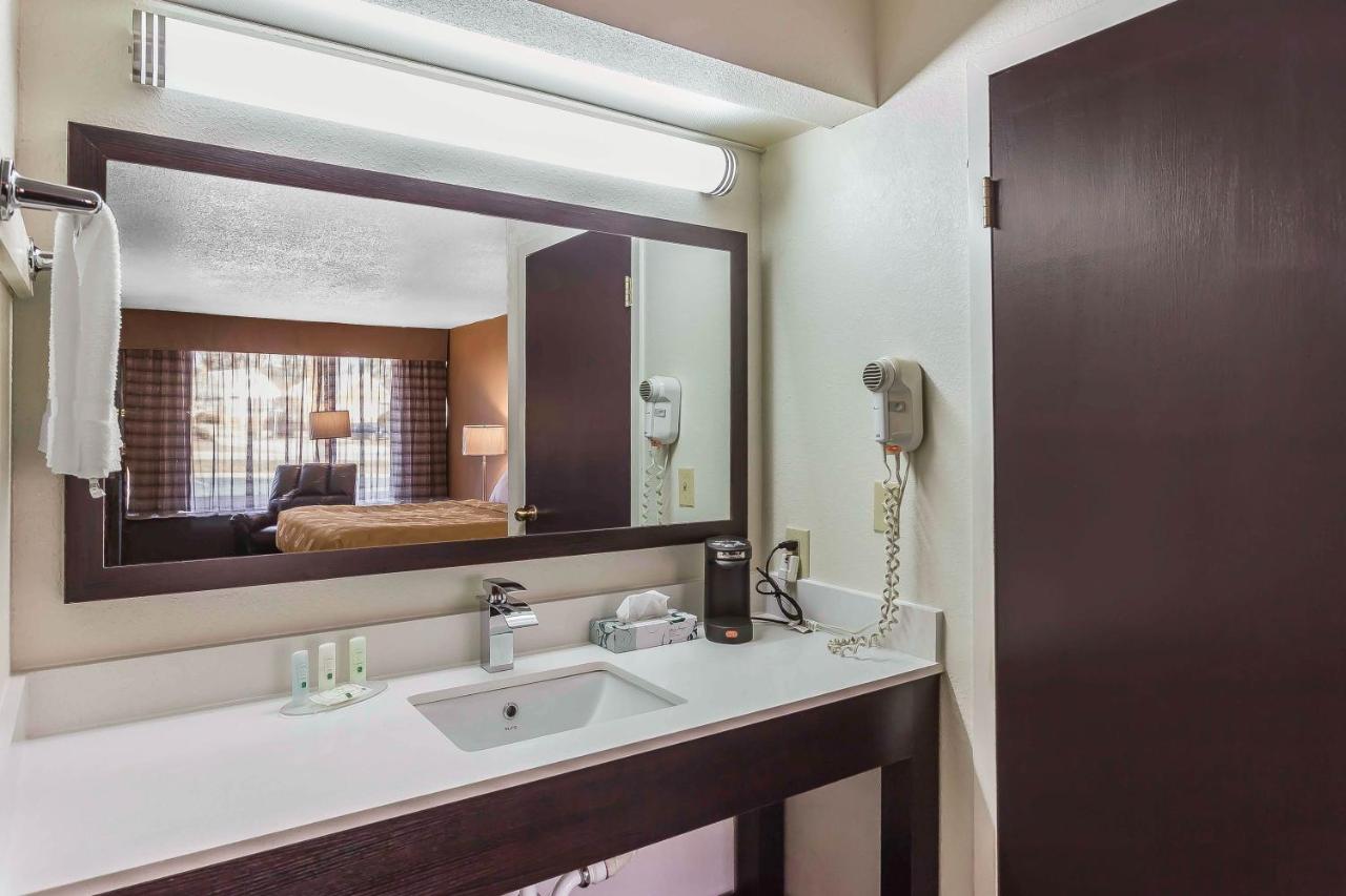 King Room - Non-Smoking at Quality Inn South Boston - Danville East