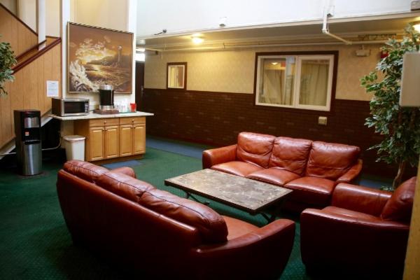 | Econo Inn