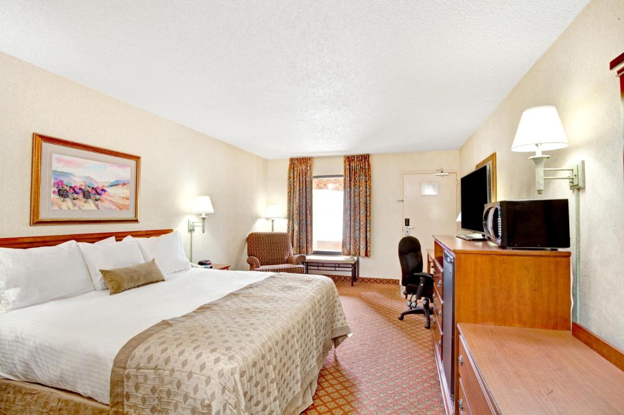 King Room- Non-Smoking at Ramada by Wyndham West Memphis