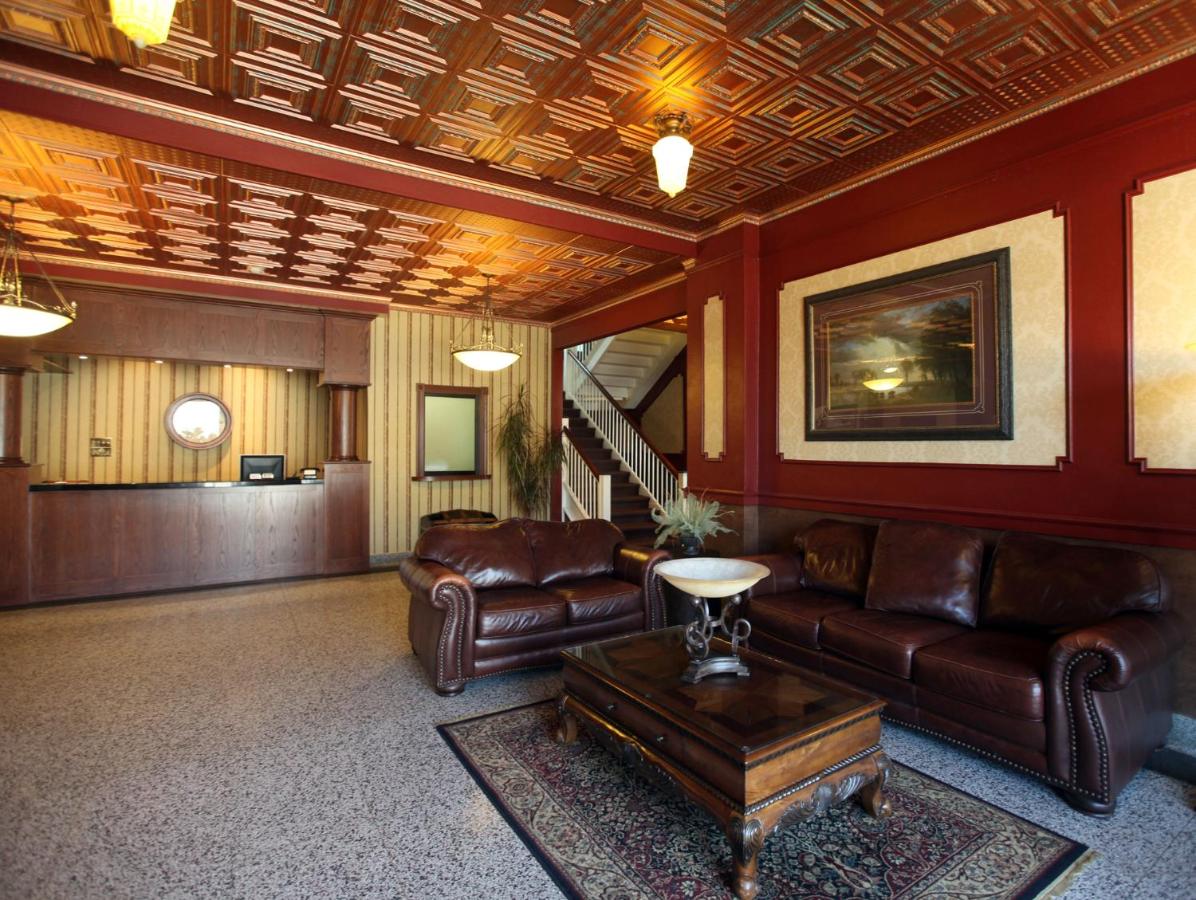 | Arrow Hotel