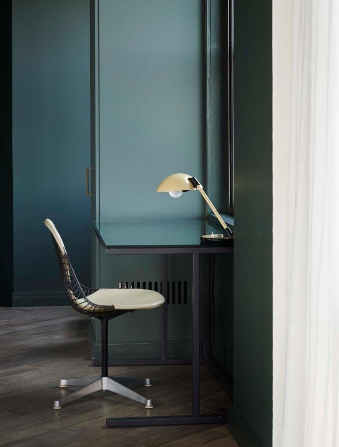 King Suite at The Robey, Chicago, a Member of Design Hotels
