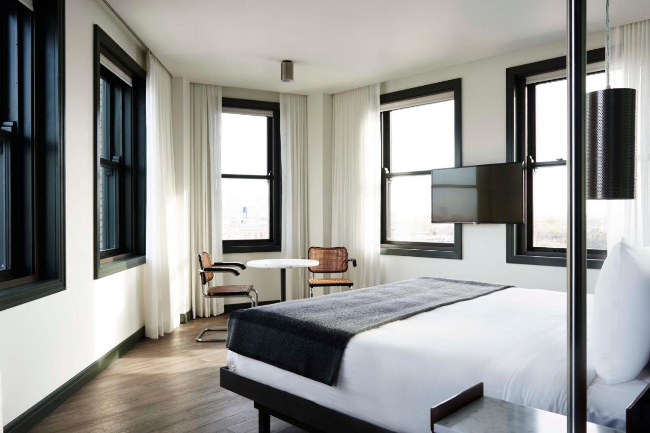 King Suite at The Robey, Chicago, a Member of Design Hotels