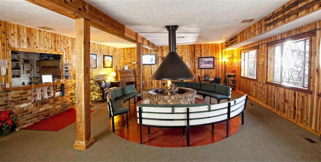 | Chateau Apres Lodge