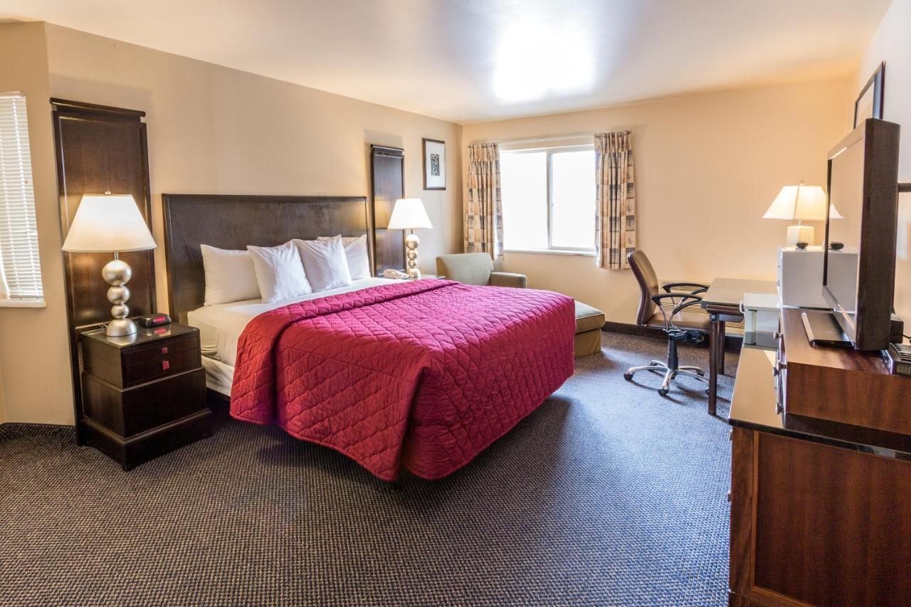 Standard King Room - Non-Smoking at Cedars Inn