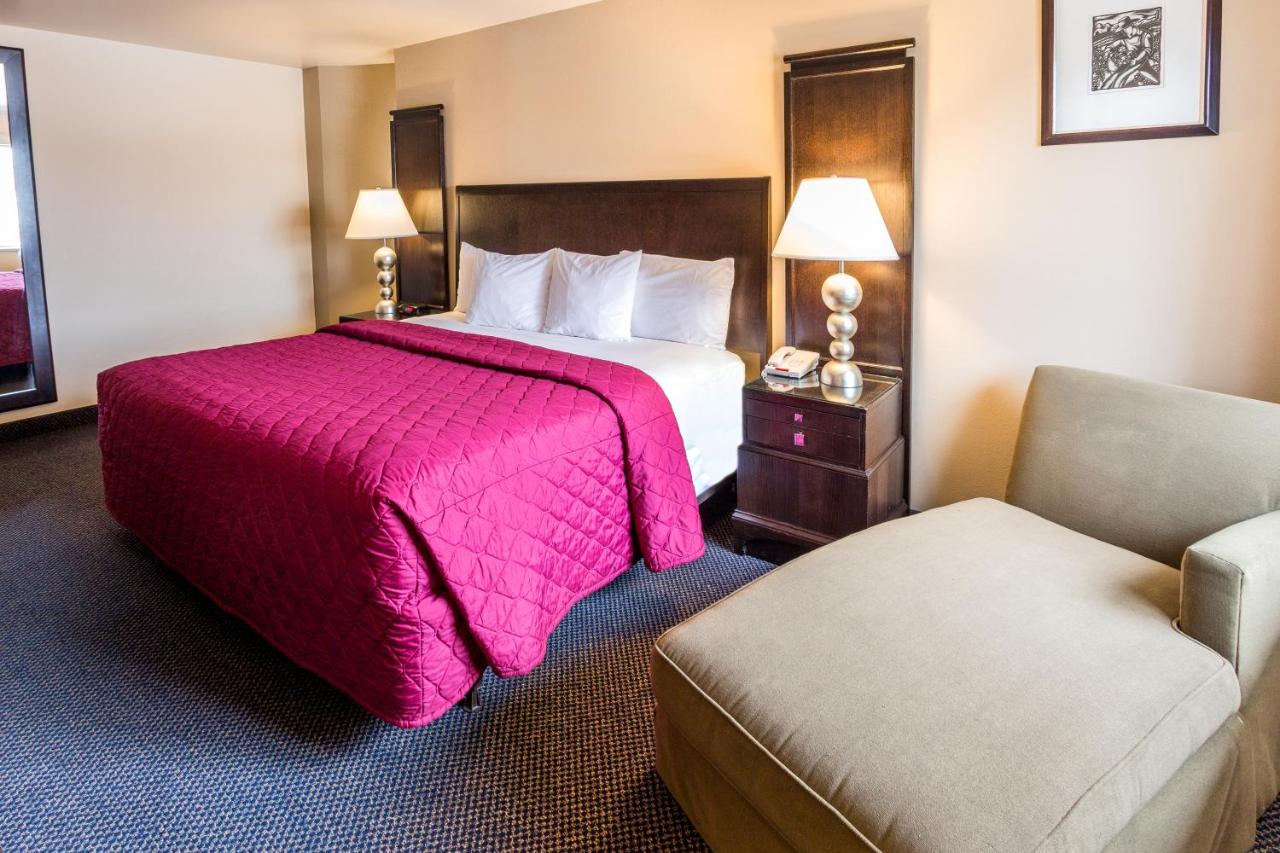 Standard King Room - Non-Smoking at Cedars Inn