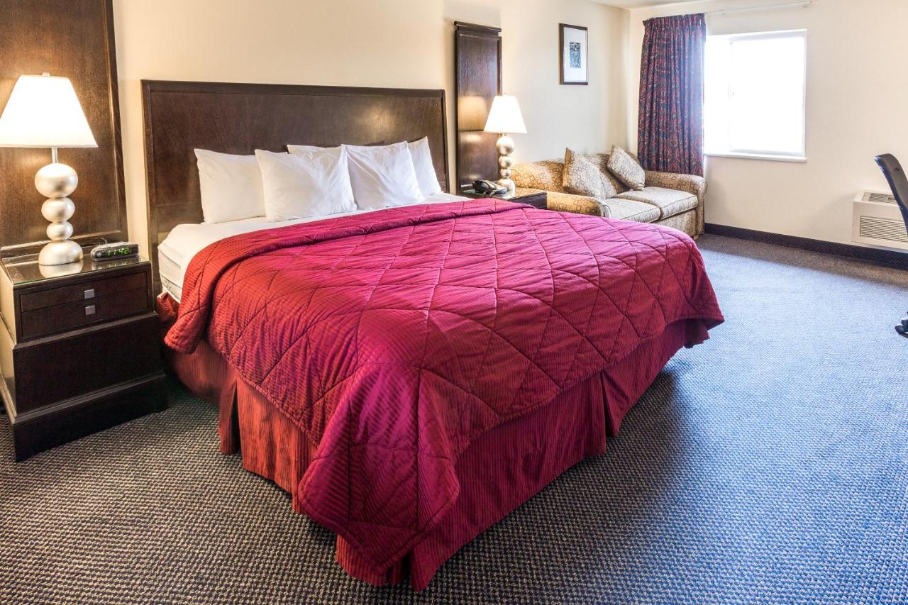 King Room with Sofa Bed - Non-Smoking at Cedars Inn