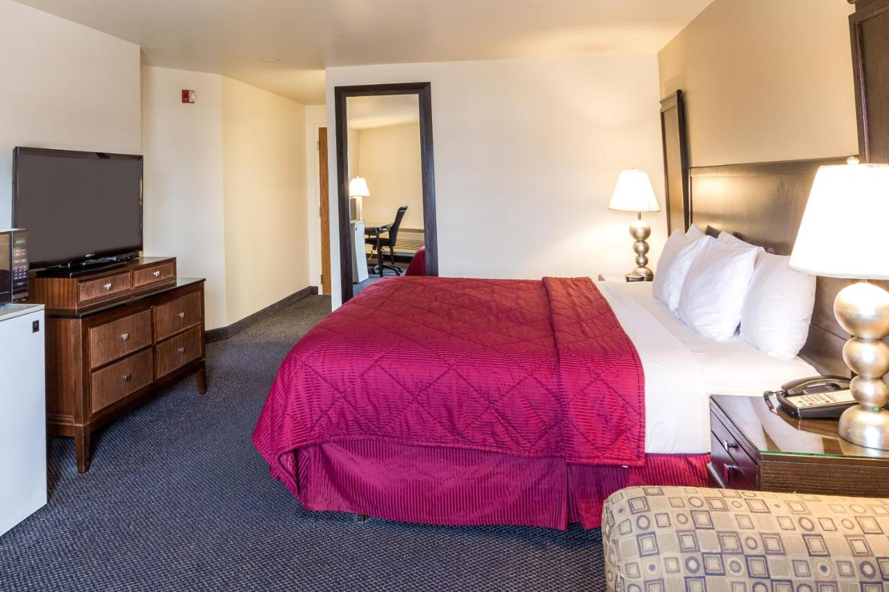 King Room with Sofa Bed - Non-Smoking at Cedars Inn