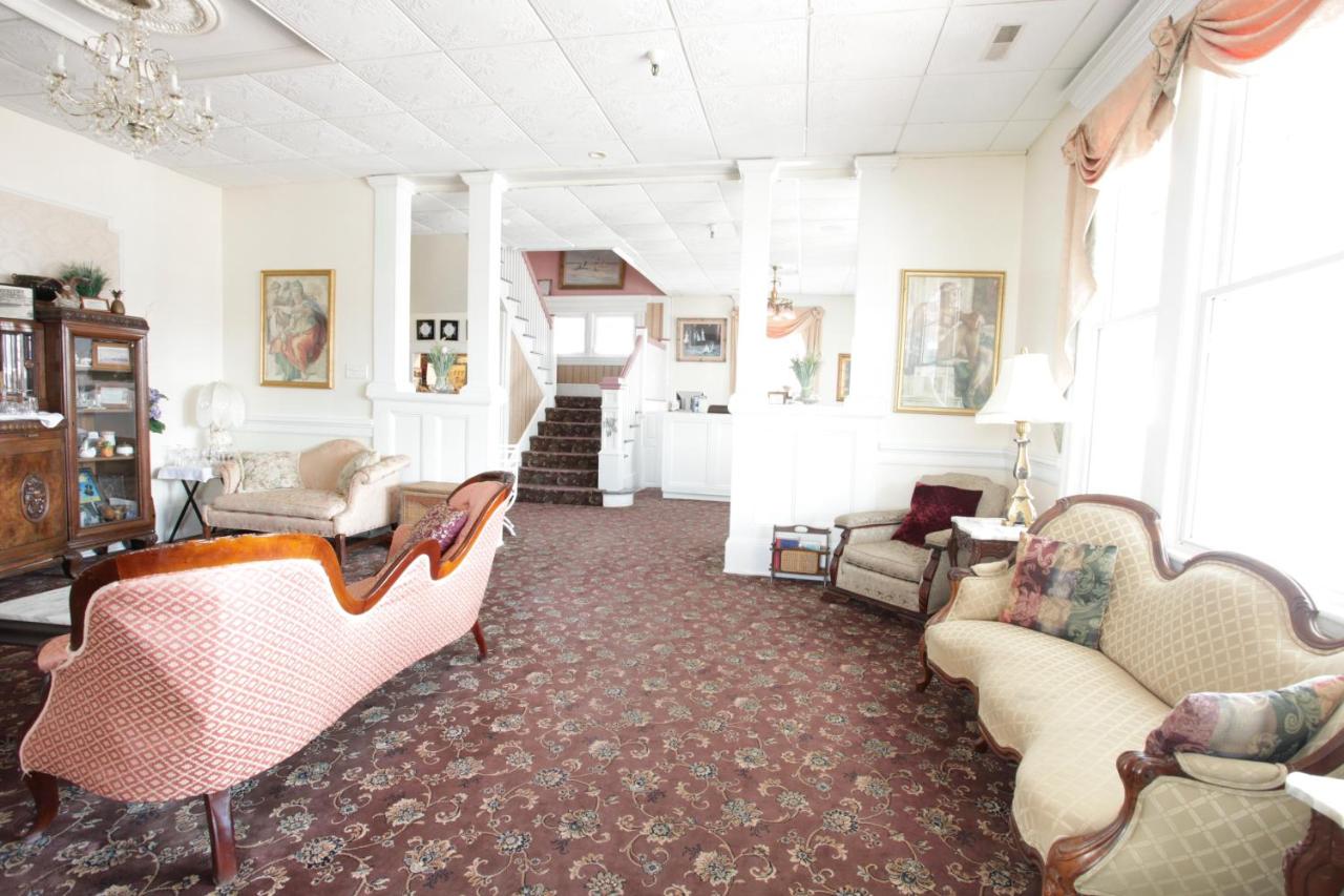  | Hotel Macomber