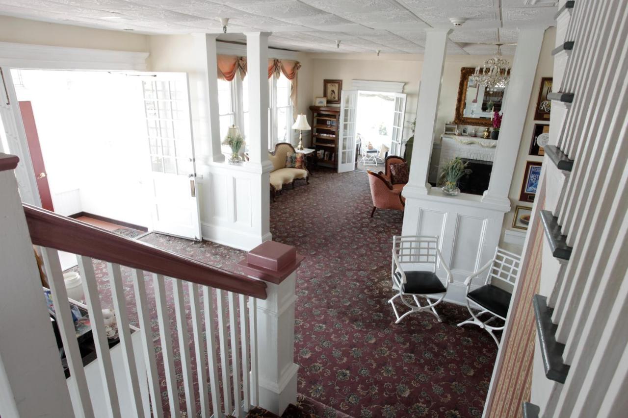  | Hotel Macomber