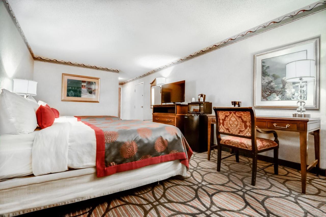 | Ramada Plaza by Wyndham Atlanta Airport