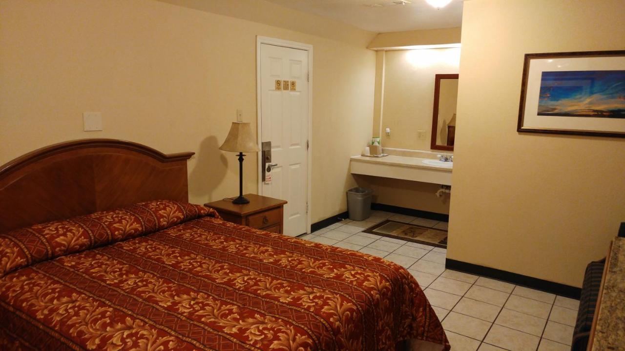  | Country Regency Inn & Suites
