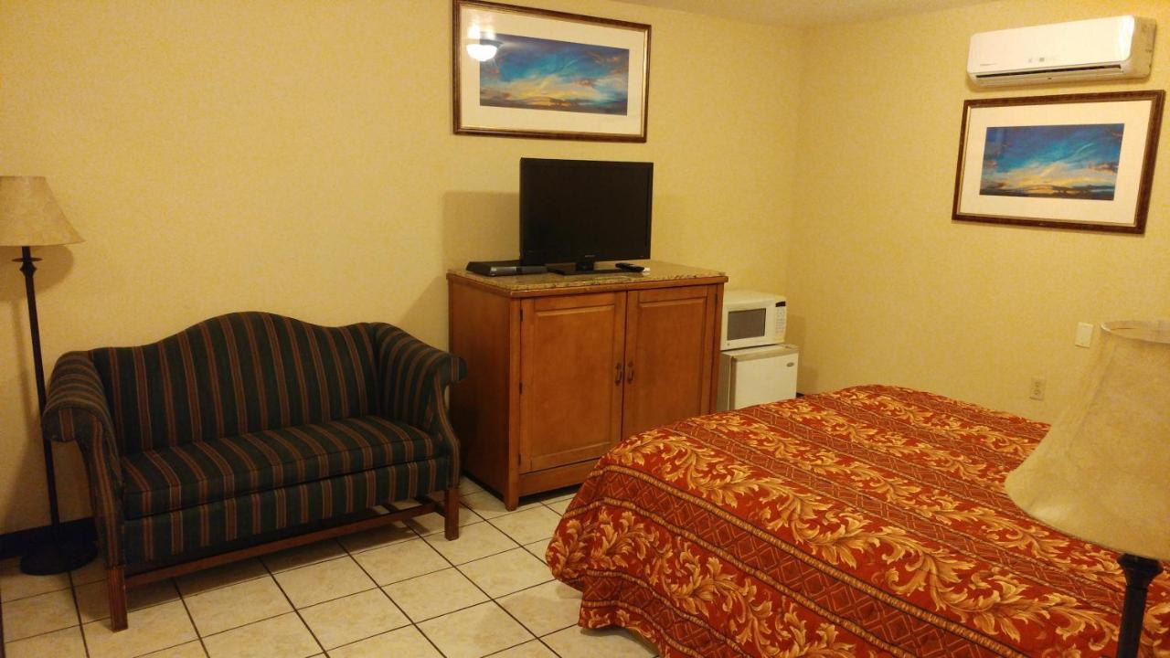  | Country Regency Inn & Suites