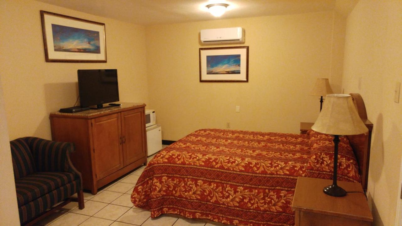  | Country Regency Inn & Suites