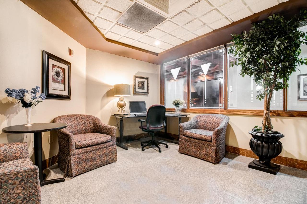 | Ramada Plaza by Wyndham Atlanta Airport
