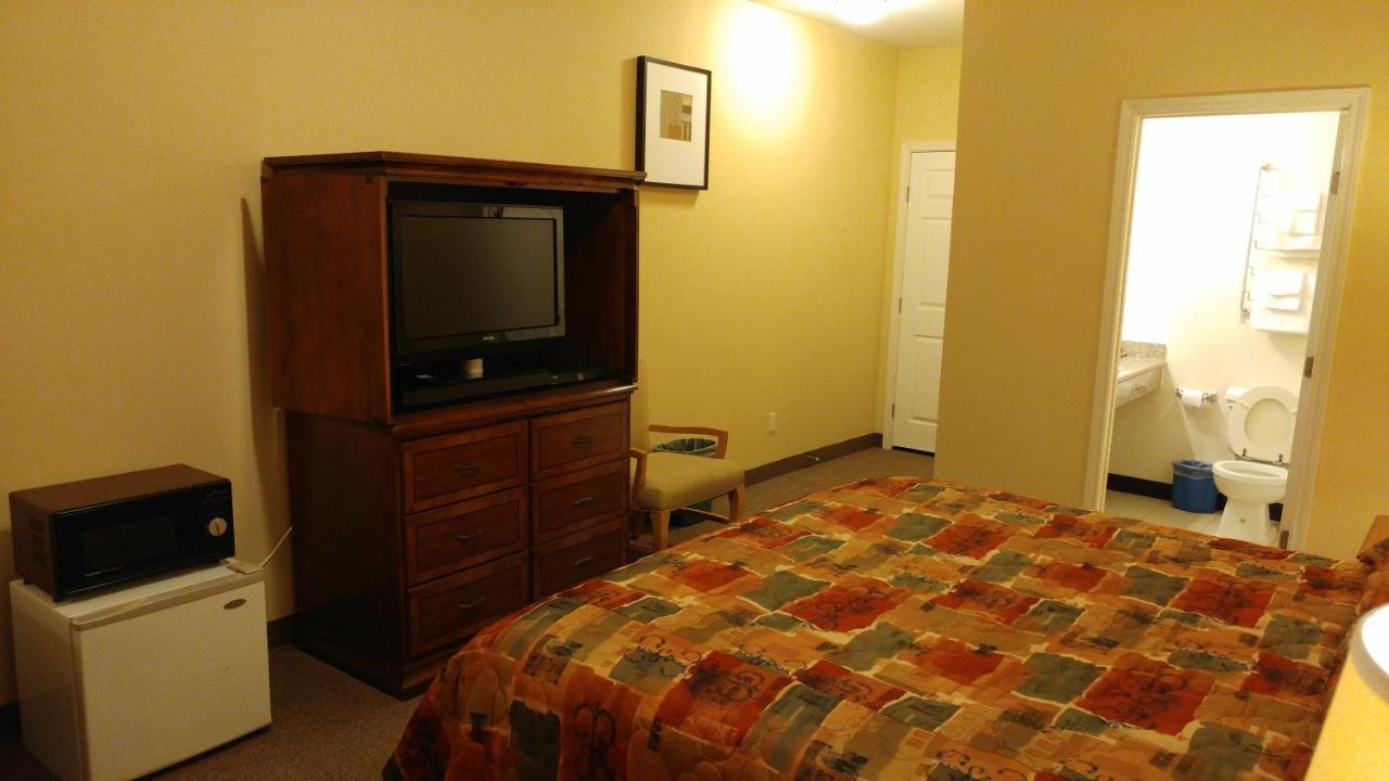  | Country Regency Inn & Suites