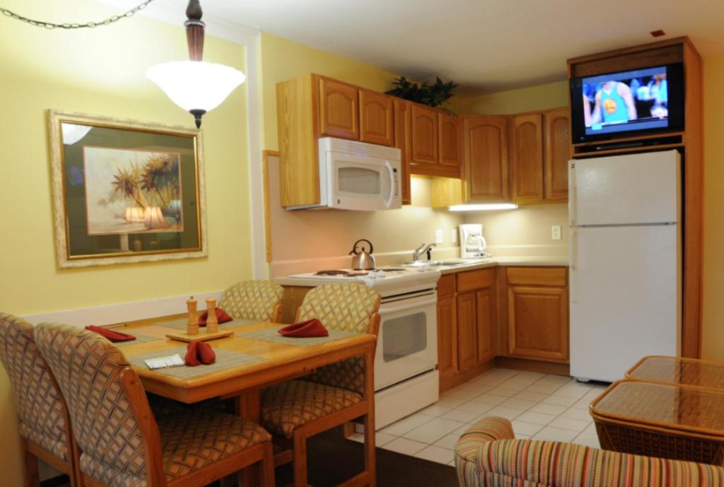  | Getaways at Destin Holiday Beach Resort