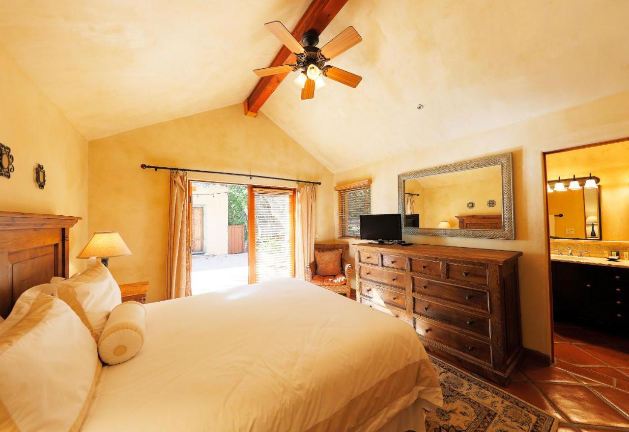 Deluxe Two-Bedroom Villa at Blue Iguana Inn