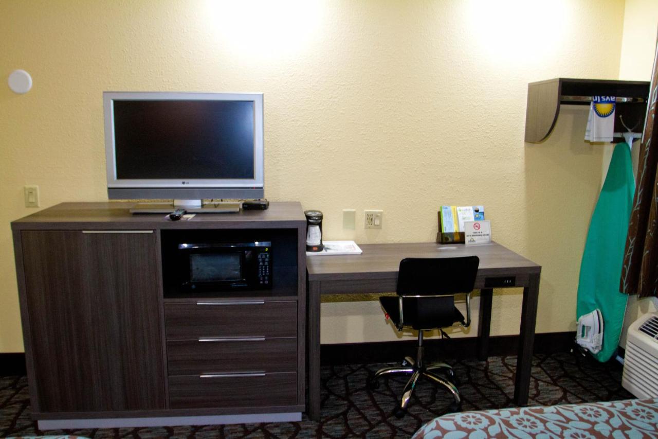 Double Room with Two Double Beds - Non-Smoking at Days Inn by Wyndham Blue Springs