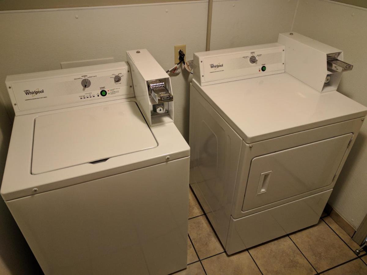 | Budget Inn & Suites