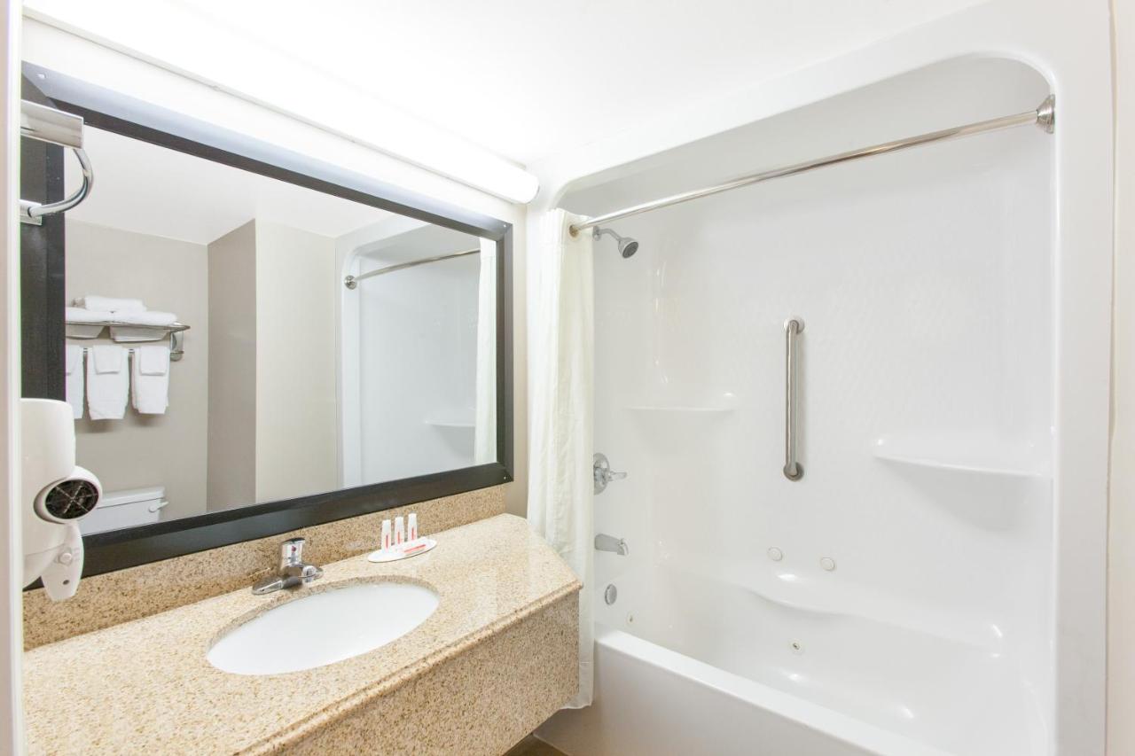 King Room - Non-Smoking at Super 8 by Wyndham Oklahoma City